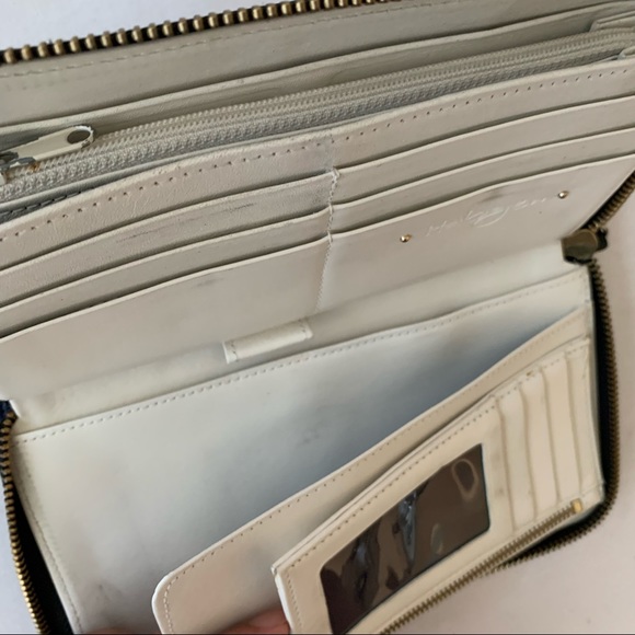 Authentic Halogen Leather Wallet Organizer - Picture 6 of 10